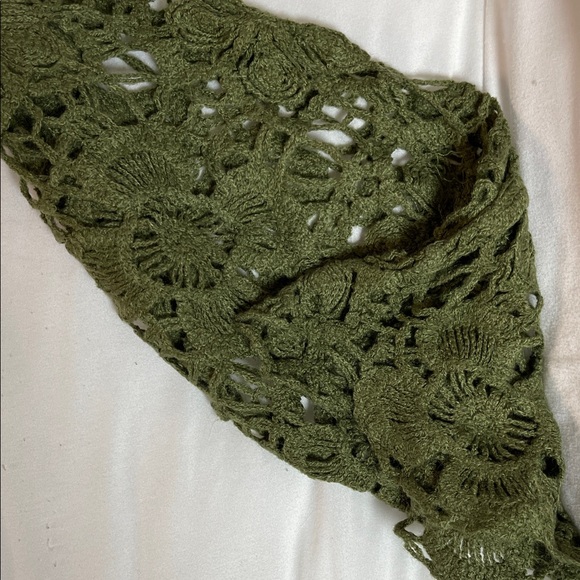 Cider Moss Olive Green Crochet Floral Blouse - Picture 4 of 6